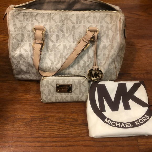 Handbag - Picture 2 of 6